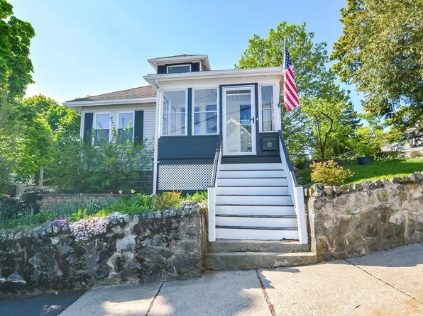 82 Pine St, Malden, MA 02148