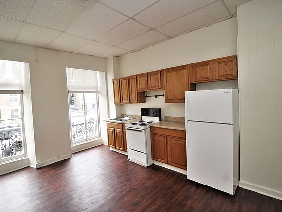 2nd image of 937 N Calvert St APT 1F