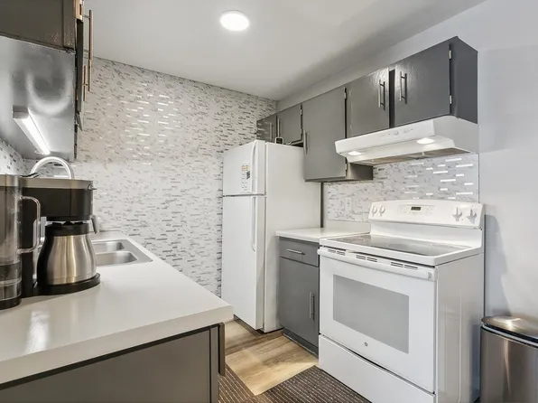 14182 Pennock Ave APT 212, Apple Valley, MN 55124