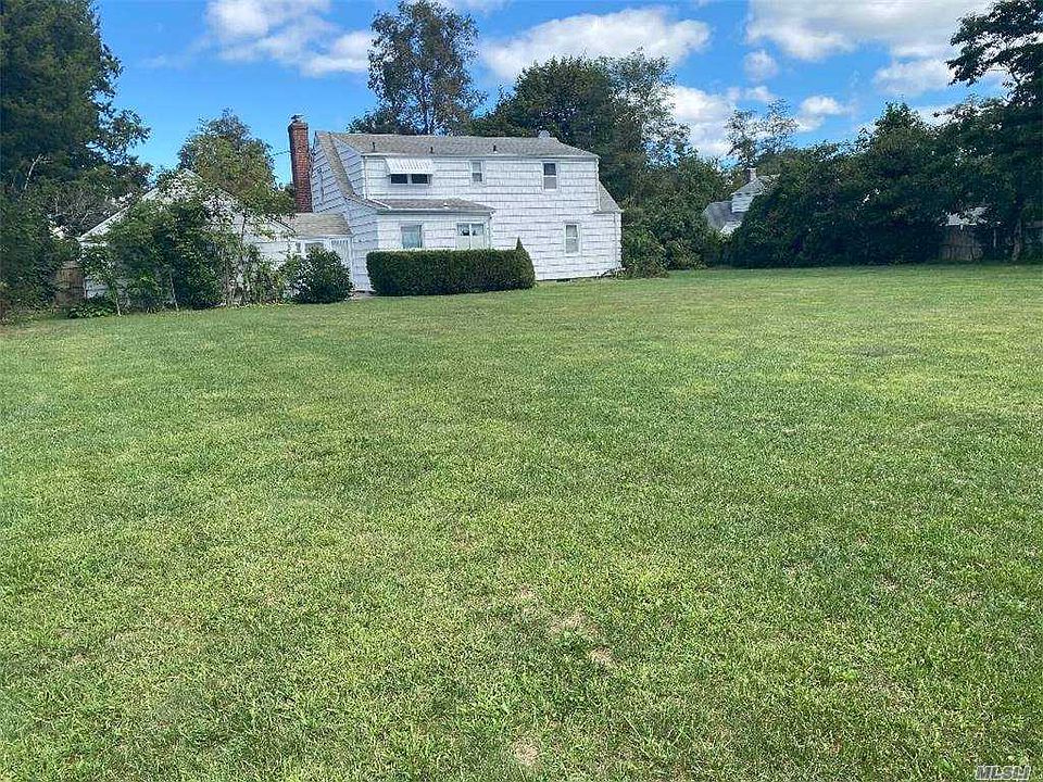 2nd image of 50 Park Dr