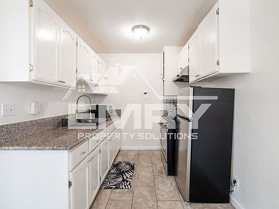 2nd image of 304 N Market St #3