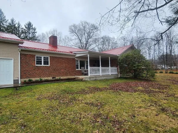 101 Hresan Blvd, Fayetteville, WV 25840