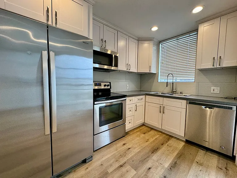 10751 Wilshire Blvd #1404 — Photo 6