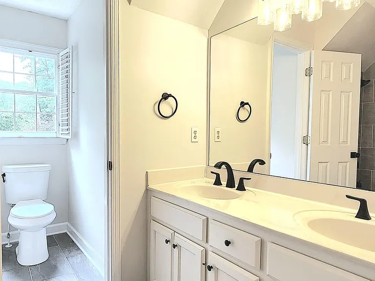11165 Wilshire Chase Dr — Photo 32