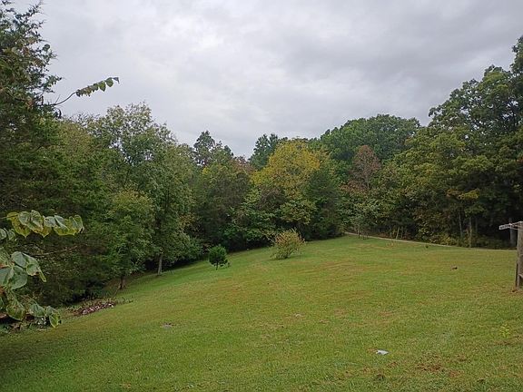 2nd image of 830 Arrowhead Lake Rd