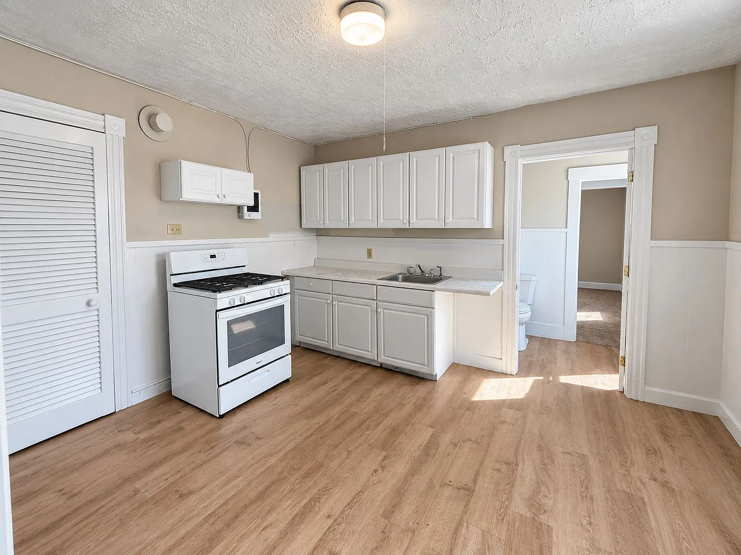 113 Spruce Street — Photo 1