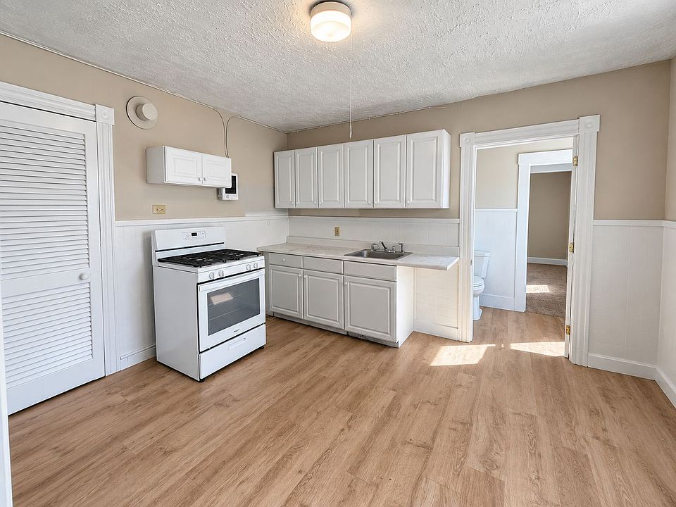 1st image of 113 Spruce St #2-R