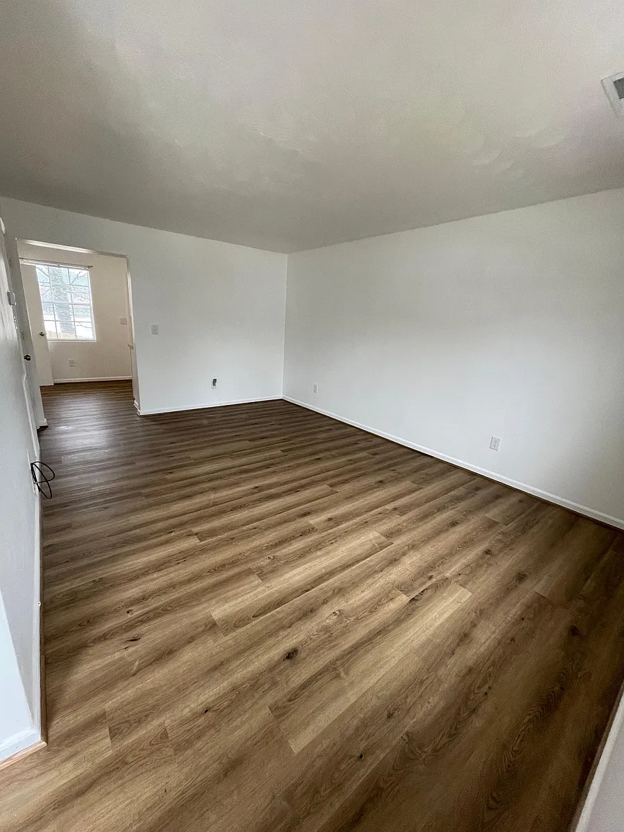 Building Photo - 719 Normandy St NE #719