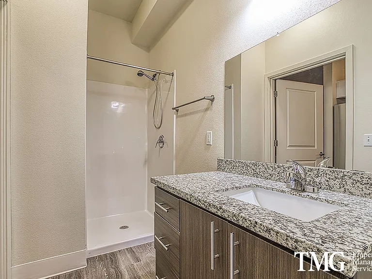 The Carter Apartments — Photo 24