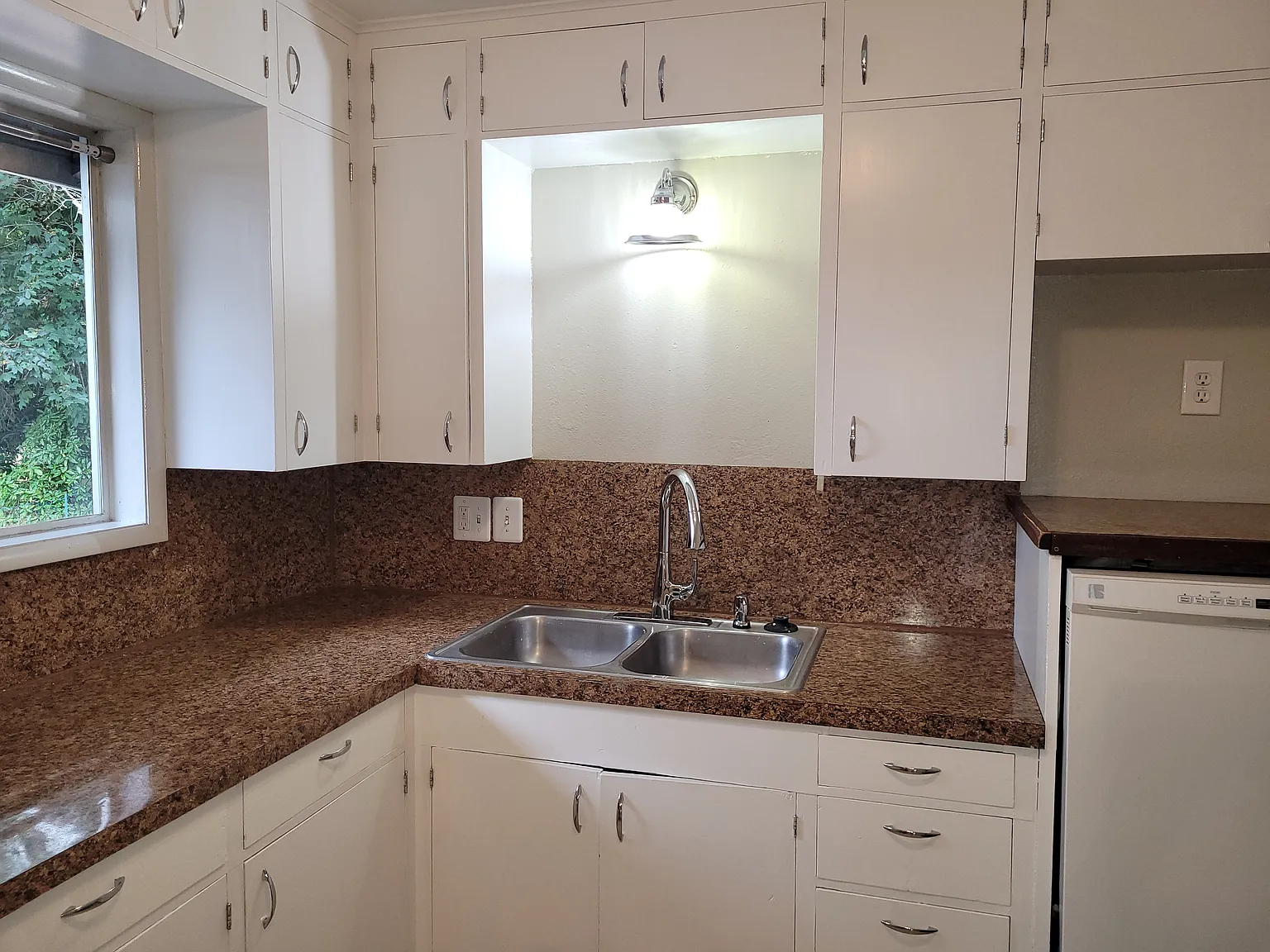 4 bed, 1704 sqft, $2,695 — Photo 3