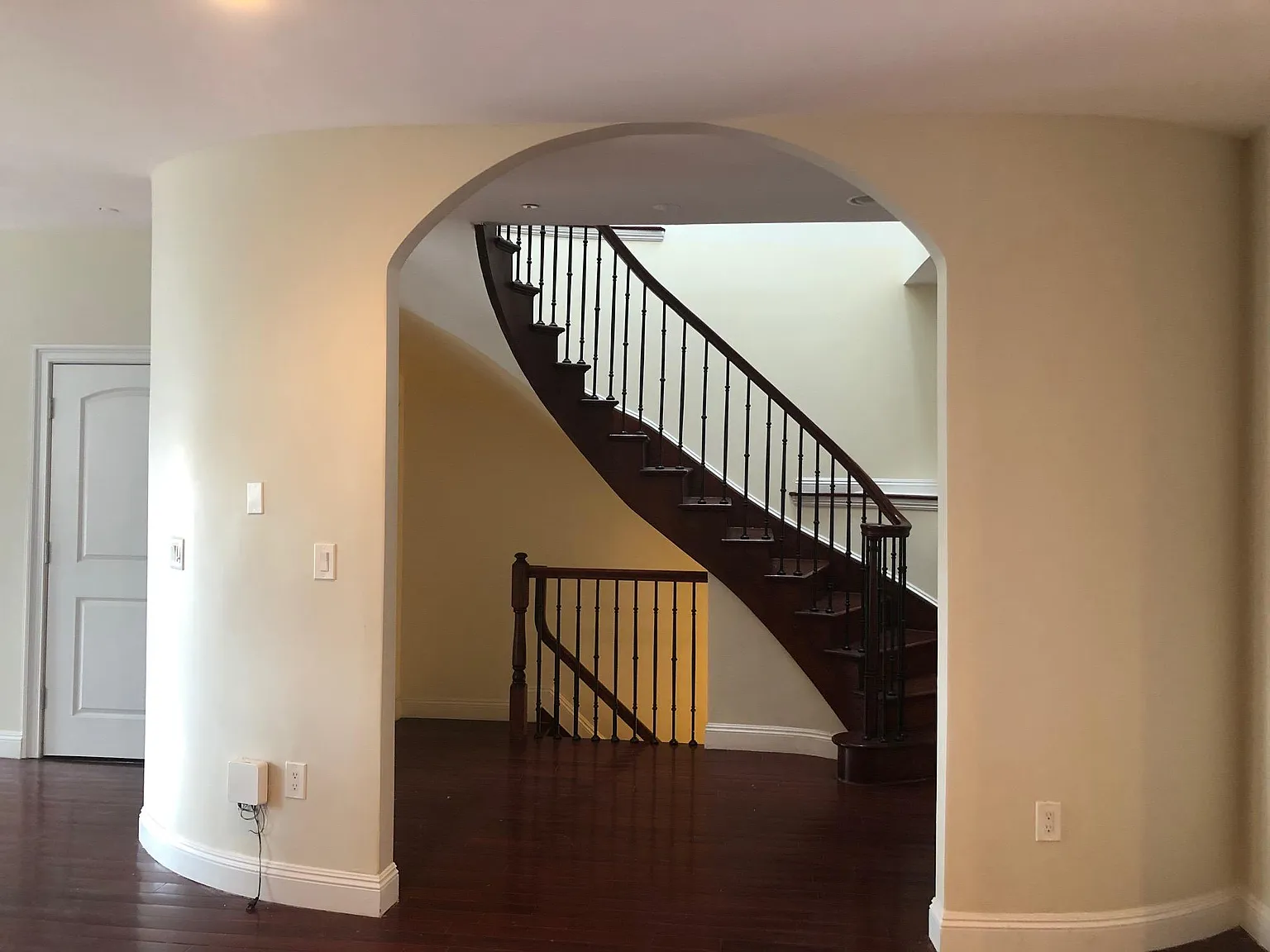 4 bed, 3.5 bath, 4100 sqft, $5,600 — Photo 4