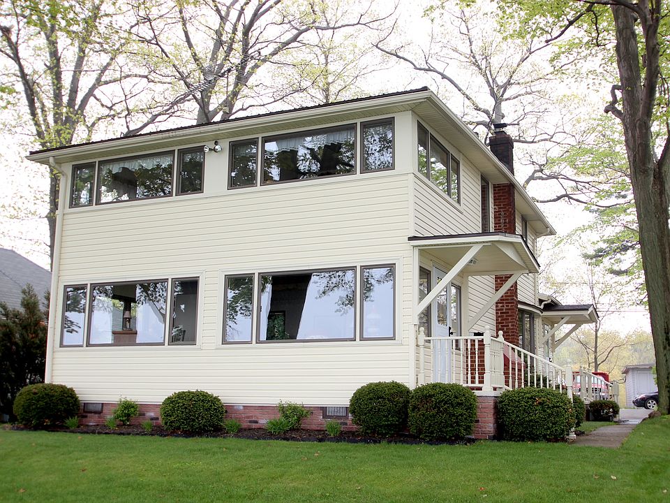 Year round lake home!