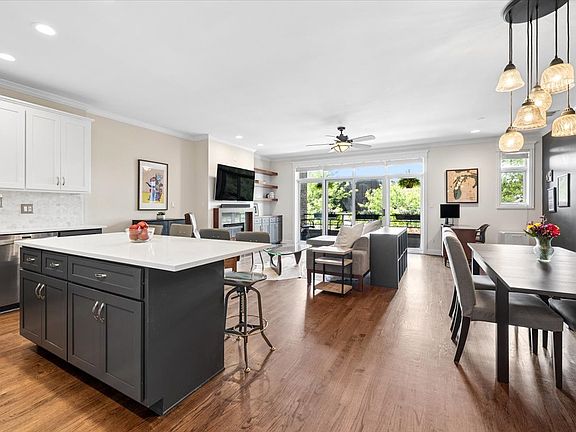 4th image of 5055 N Clark St #2S