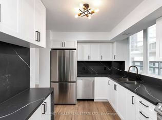 30 Grand Trunk Cres #310, Toronto, ON M5J 3A4