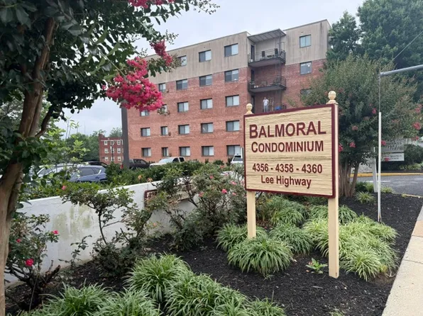 358 Cherry Hill Rd #301, Arlington, VA 22207