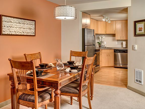 4th image of 103 Bellevue Ave E APT 304