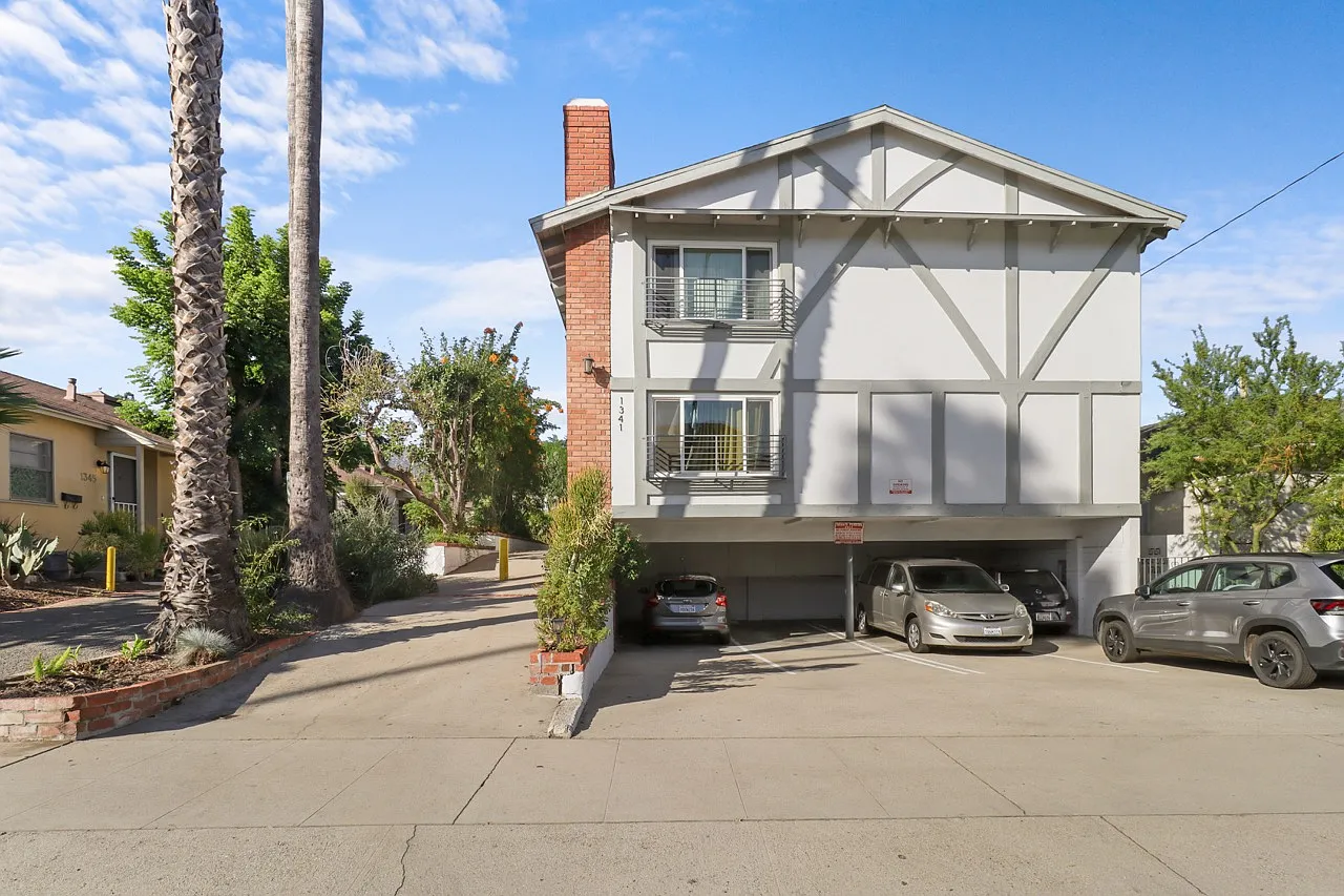 2 bed, 1520 sqft, $3,995 — Photo 3