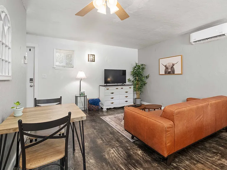 902 Presa Arriba Rd #B — Photo 6