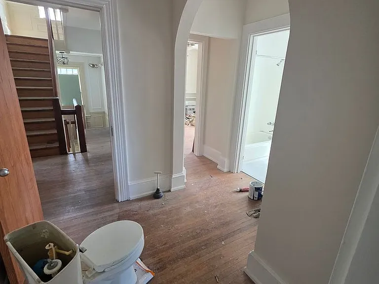 1858 Guernsey Ave — Photo 27