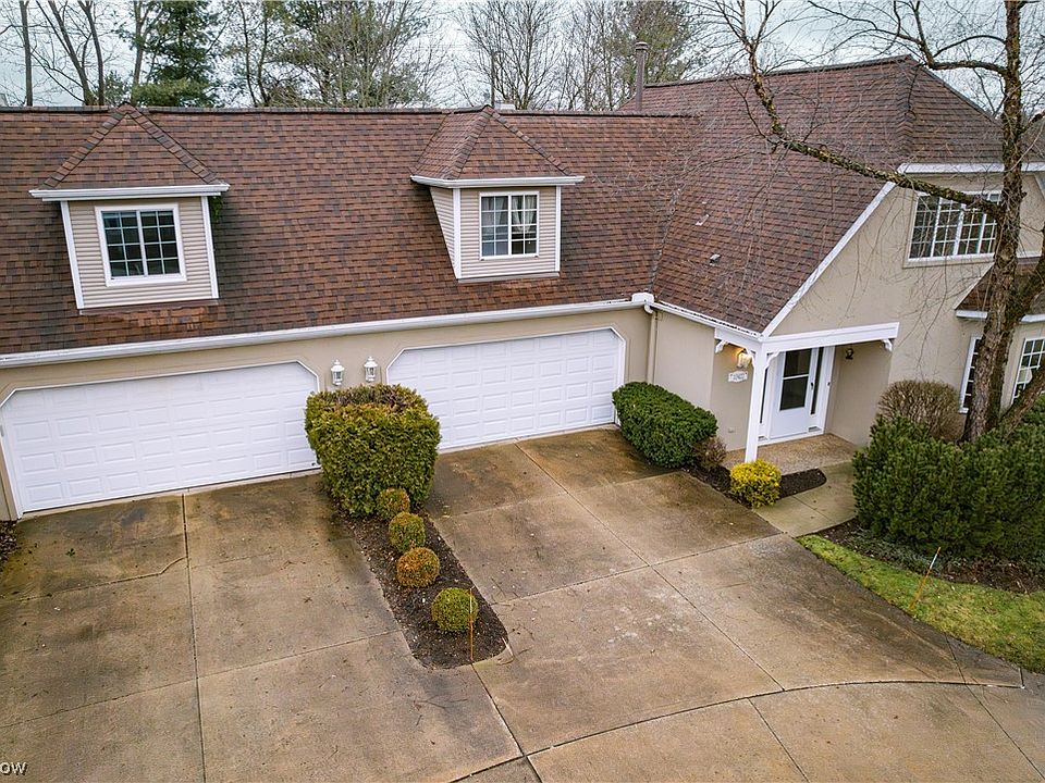 1st image of 10402 W Cobblestone Ln