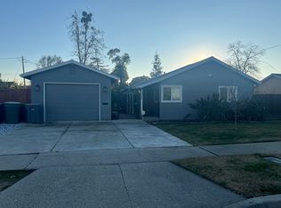 1050 E 22nd St, Merced, CA 95340