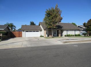 1348 E Chapman Ave, Tulare, CA 93274