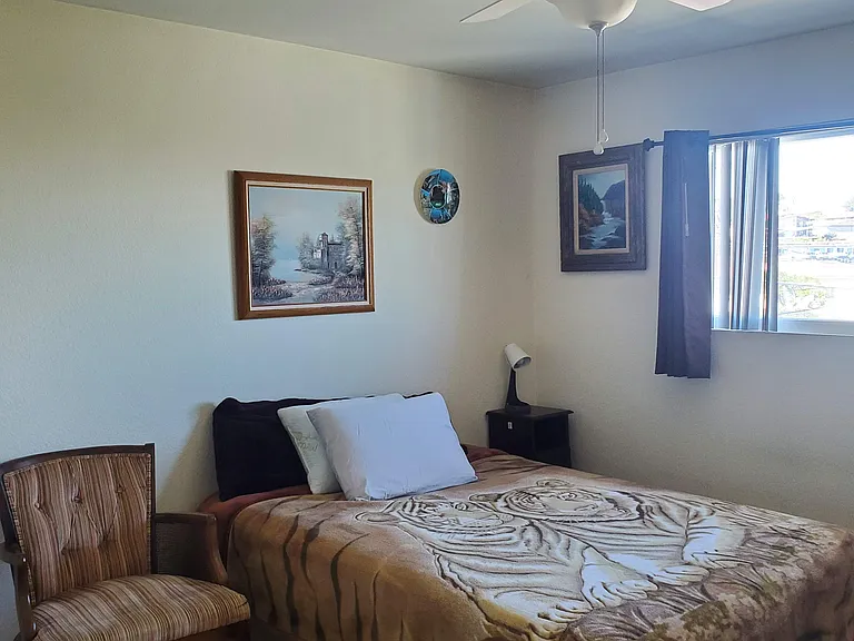 720 W 33rd St #C — Photo 2