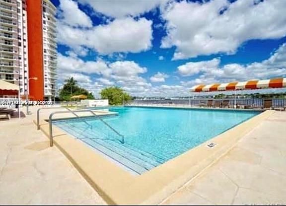 4th image of 1301 Miami Gardens Dr #1605W