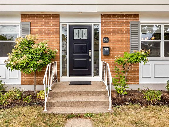 4th image of 48 Prince Charles Dr