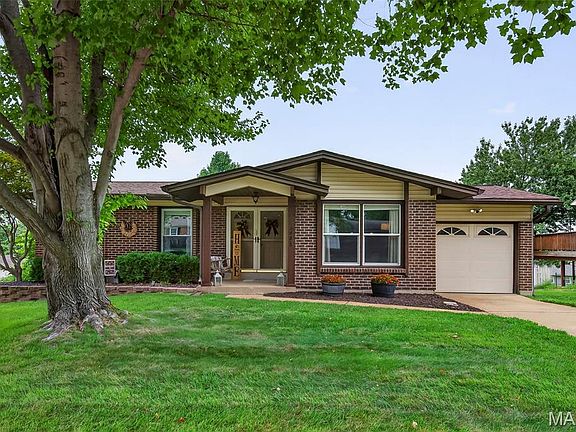 2nd image of 1486 El Camino Dr