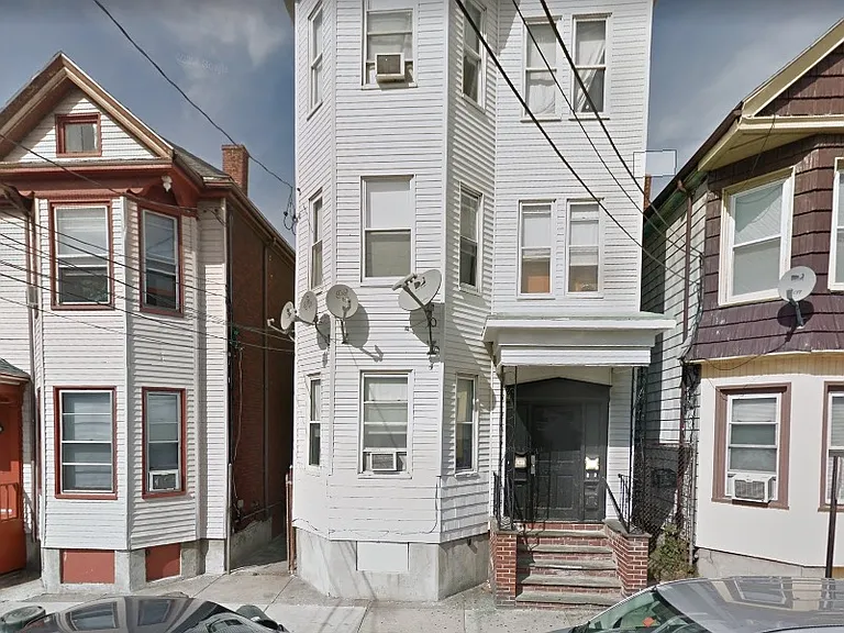 57 Falcon St #1 — Photo 6
