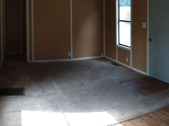 2nd image of 1520 Richmond Way