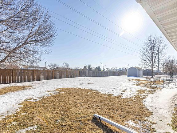 4th image of 868 Lakeridge Pl