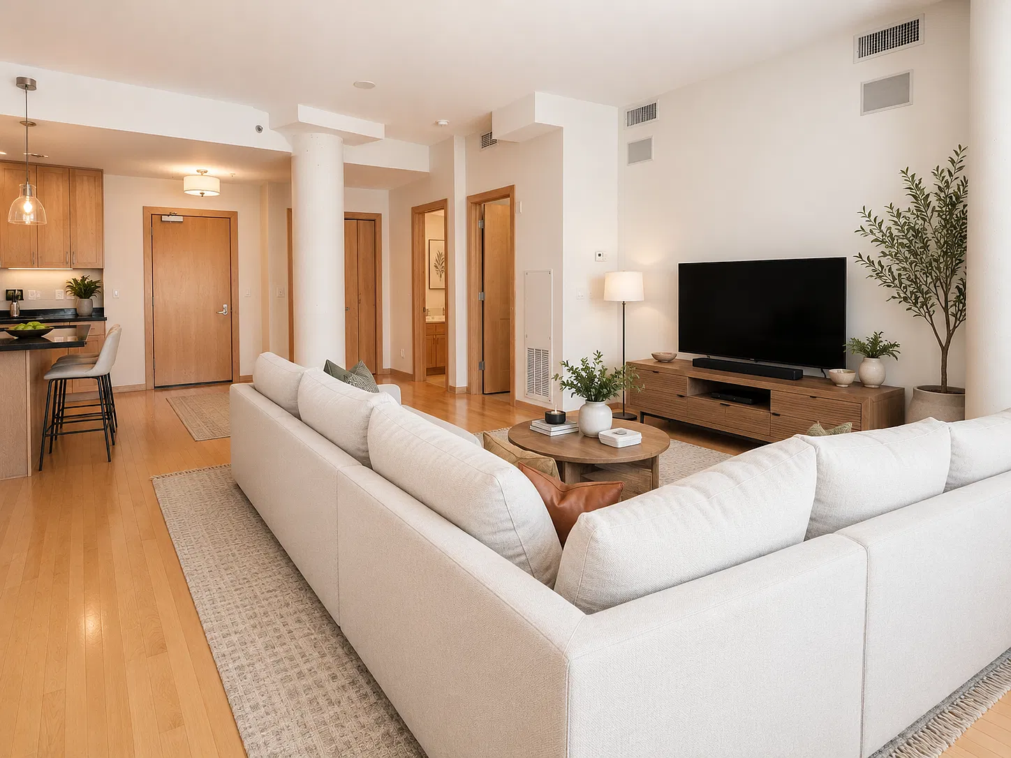 1 bed, 1.0 bath, 1547 sqft, $2,595 — Photo 2