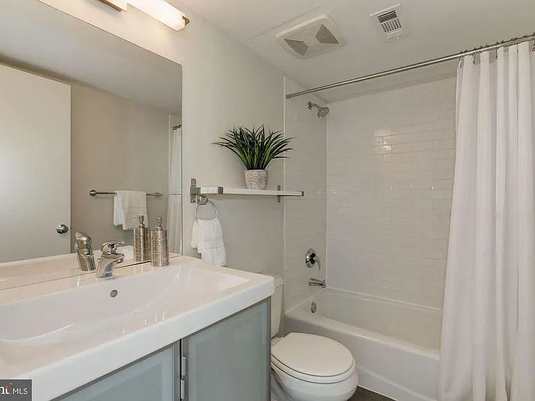 1616 11th St NW #Penthouse 2 — Photo 12