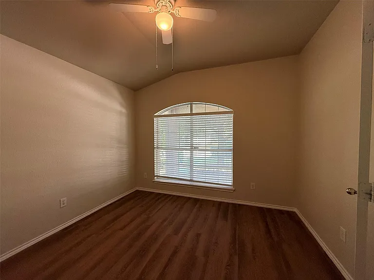 228 Altamont St — Photo 3