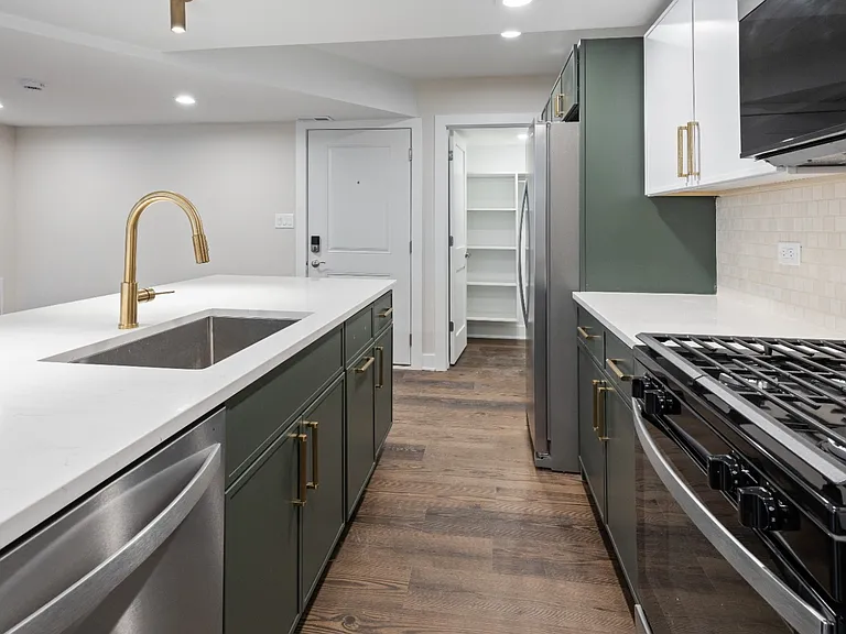 3227 W Belden Ave #G — Photo 2