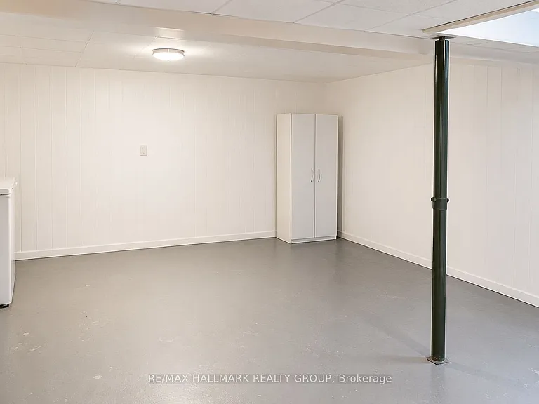 1374 Perez Cres — Photo 13