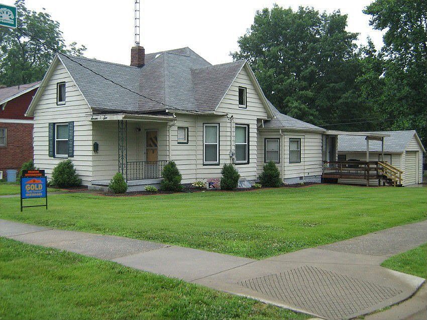 1st image of 706 E College Ave