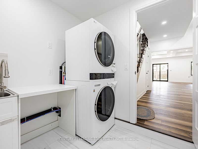 Toronto House for rent - 5 Bedrooms — photo 28