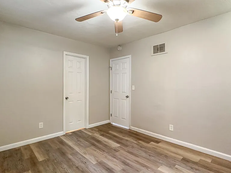 The Dalton Apartments — Photo 25