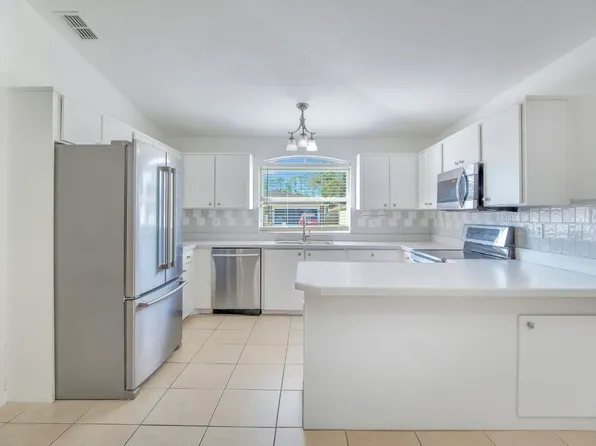 1467 Bay Grove Dr, Port Orange, FL 32129