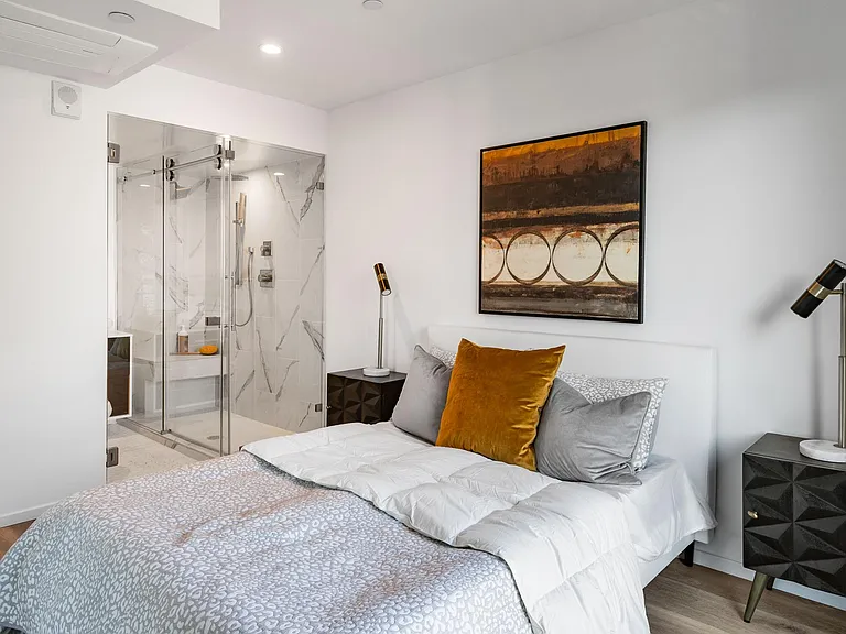 916 Westbourne Dr #203 — Photo 10