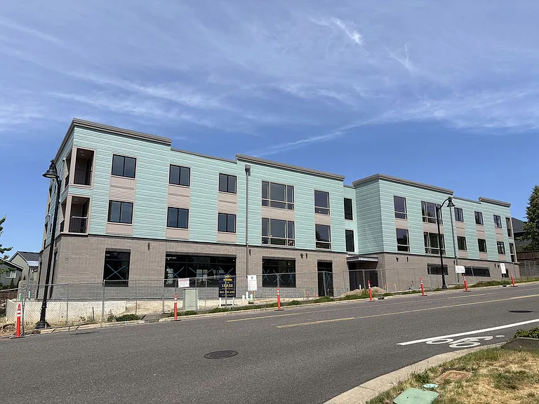 Abbey Creek Square Apartments — Photo 18