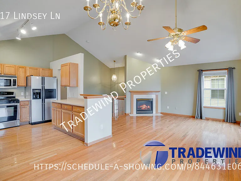 917 Lindsey Ln — Photo 6