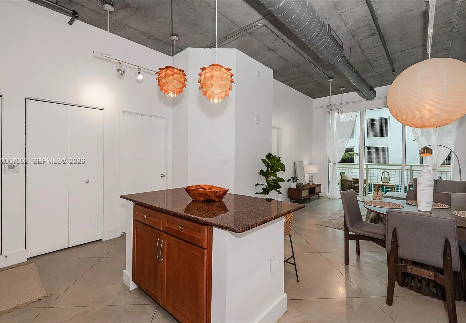 Cite Condo — Photo 2