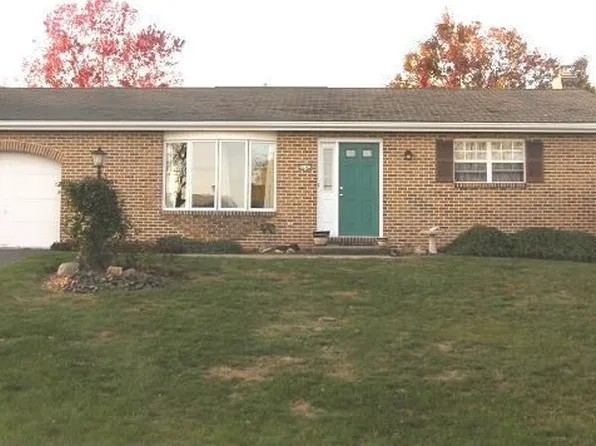5142 Shawnee Blvd, Schnecksville, PA 18078