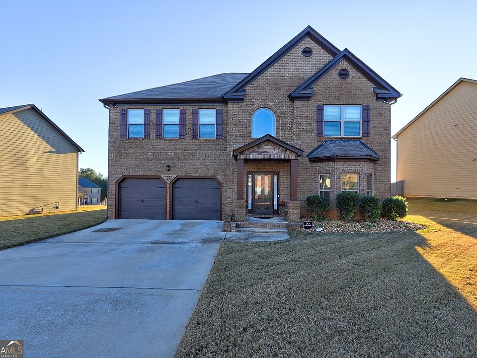 1st image of 609 Caledon Way