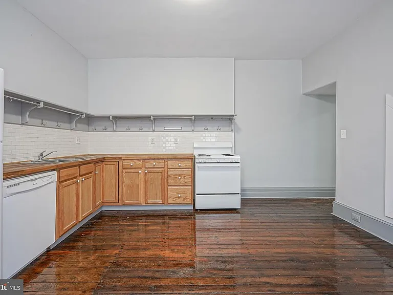 1525 Tasker St #1R — Photo 11