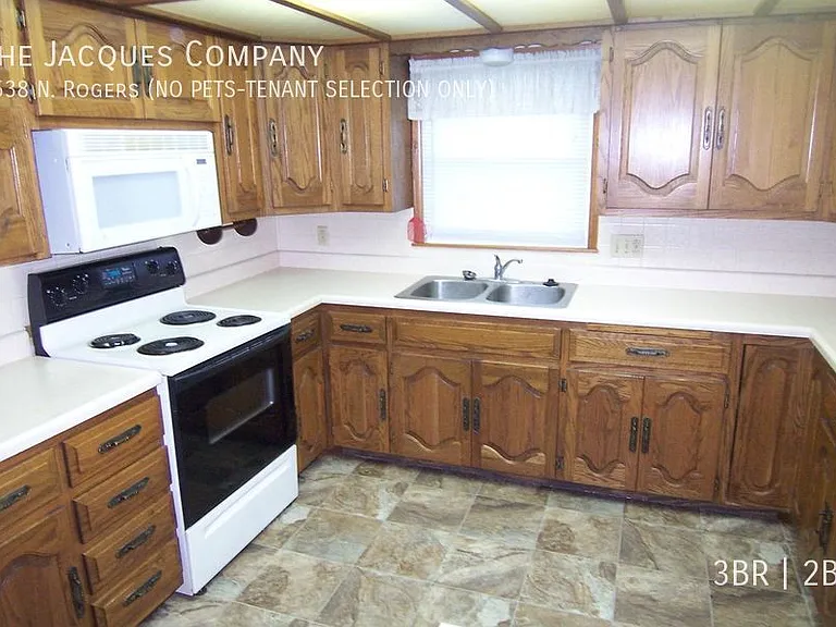 3538 N Rogers Ave — Photo 8